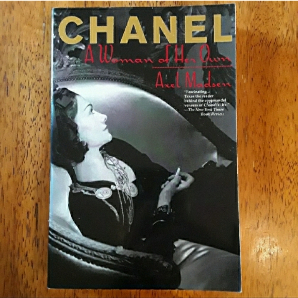 Gabrielle Bonheur "Coco" Chanel - Picture 1 of 3